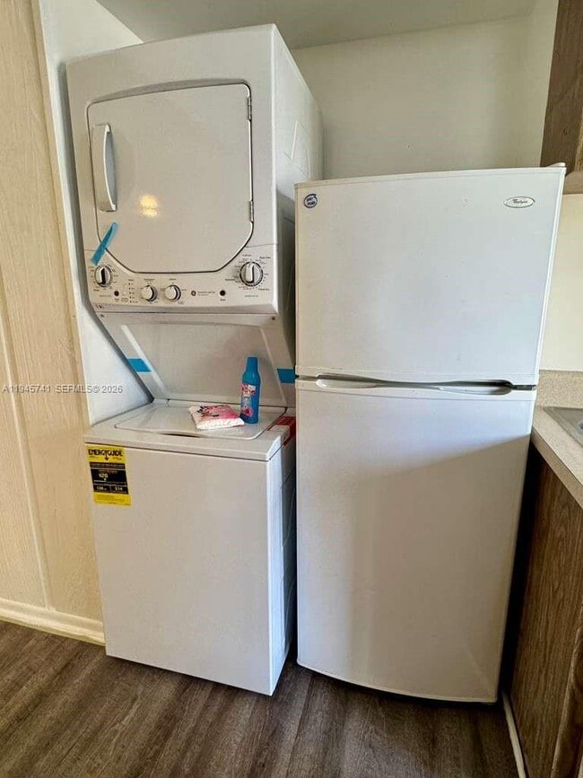 Foto del edificio - 5100 Rilma Ave