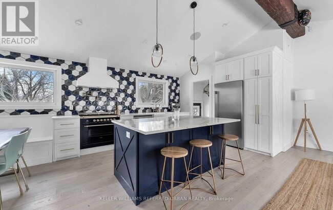 Building Photo - 886 SIXTH STREET