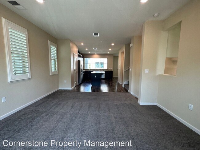 Building Photo - 4 br, 3.5 bath House - 3059 Manuel St