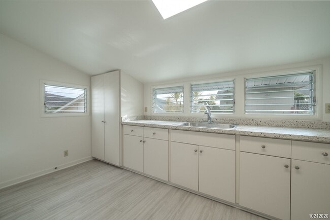 Foto del edificio - $1425 Beautiful Studio in Manoa 2646A Oahu...