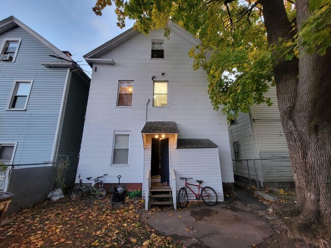 Foto del edificio - 211 Saltonstall Ave