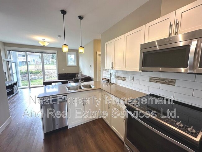 Building Photo - 103-110 Baxter Ave