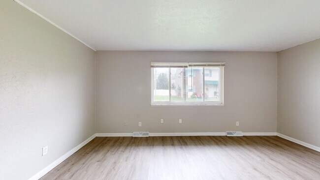 Foto del edificio - 3 Bedroom/1 bathroom renovated townhouse.