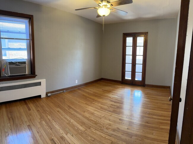 Building Photo - 6614 Devonshire Ave