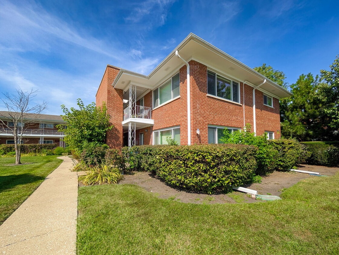Foto principal - 724 N Western Ave