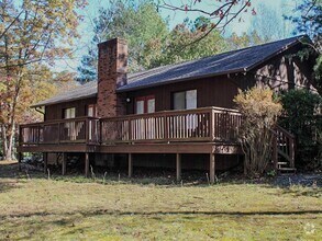Building Photo - 10 Tanglewood Rd