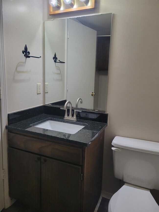 Foto del edificio - 2701 S Juniper Ave
