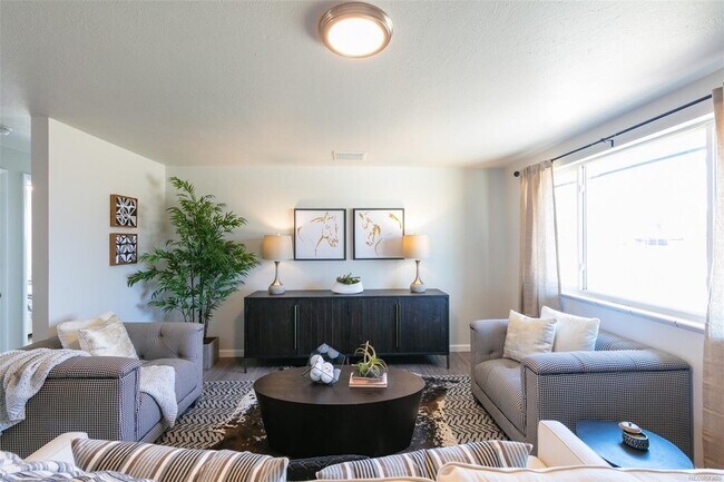 Foto del edificio - Spectacularly Remodeled Wheat Ridge Home