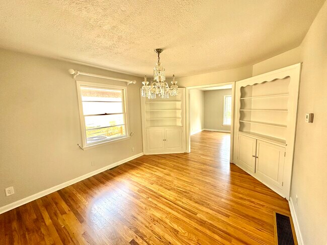 Foto del edificio - 1516 Schuff Ln