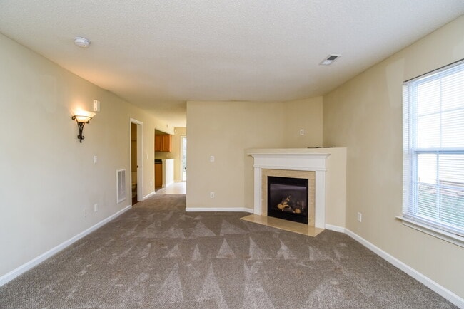 Building Photo - 5231 Fernhill Dr