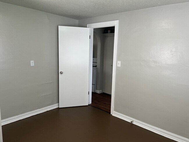 Foto del edificio - 3400 NW 15th St