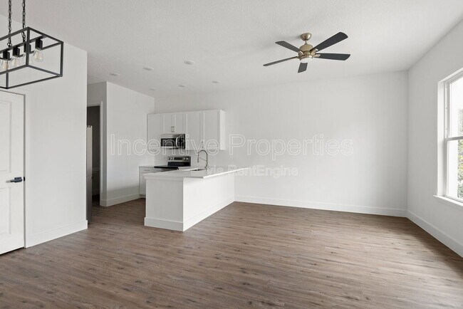 Foto del edificio - 566 S Grandview Ave