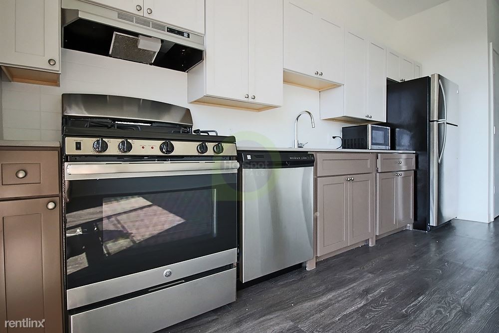 Primary Photo - 1500 W Chicago Ave