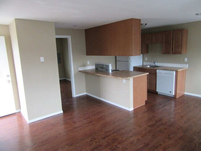 Kitchen - 209 N Norris St