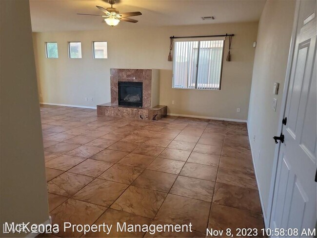 Building Photo - 3 br, 2.5 bath House - 8044 Union Pacific St