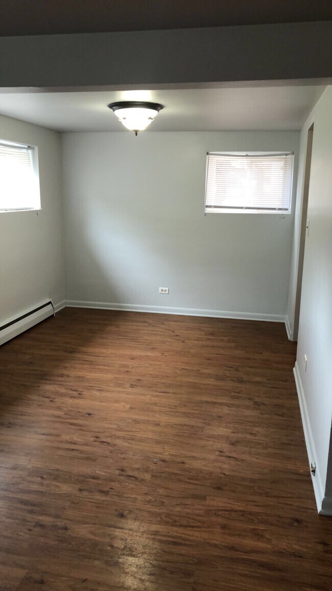 Foto del edificio - 9117 Lawler Ave