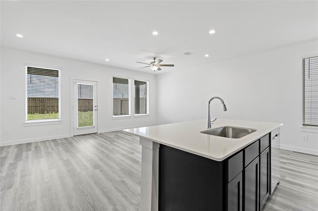 Building Photo - 2922 Crown Gate Dr