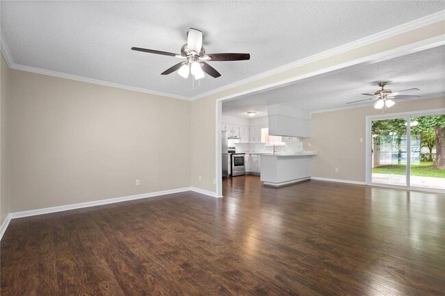 Building Photo - 5024 Santos Dr E