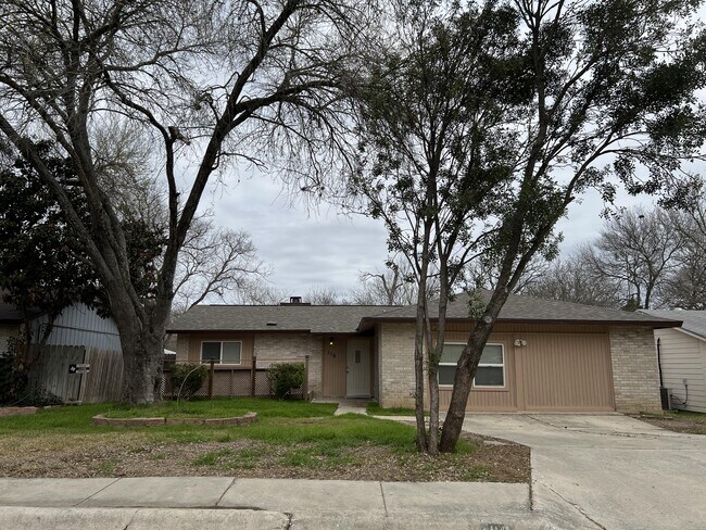 Building Photo - 116 Meadow Lark