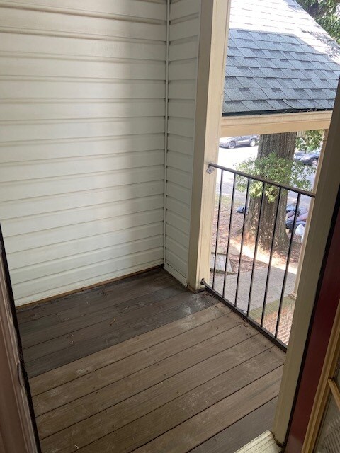 walk out balcony - 6260 Rosecroft Dr