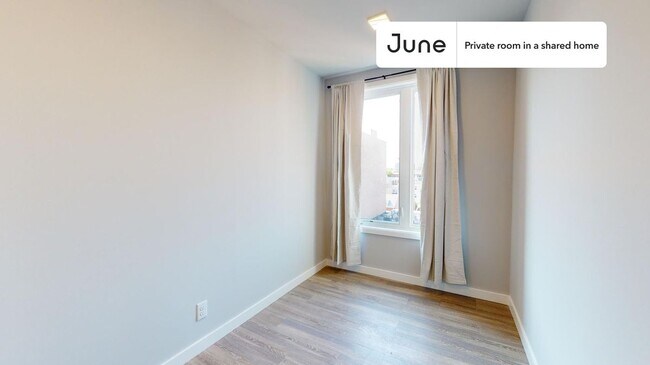 Foto del edificio - Private bedroom in 4 bed/2 bath Home