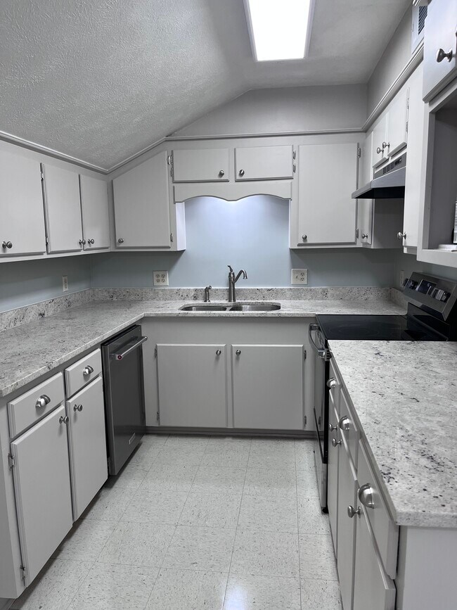Foto del edificio - 36 Dogwood Ln