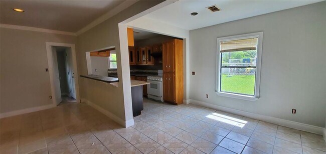 Building Photo - 7308 La Paseo St