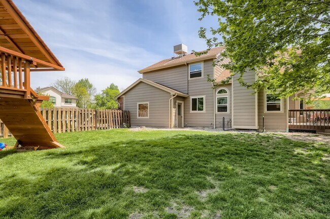 Foto del edificio - Spacious Family Friendly 4 BDR near Countr...