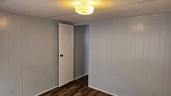 Foto del edificio - 2217 Glenburn Rd