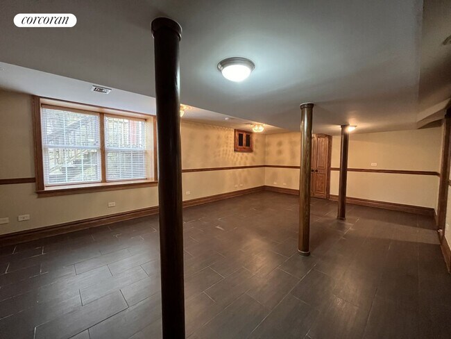 Foto del edificio - 6039 Huxley Ave