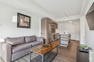 Building Photo - 99 Gerrard St W