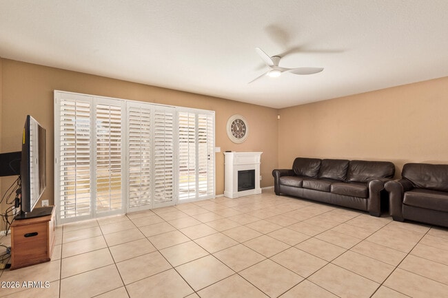 Building Photo - 3223 E Muirwood Dr