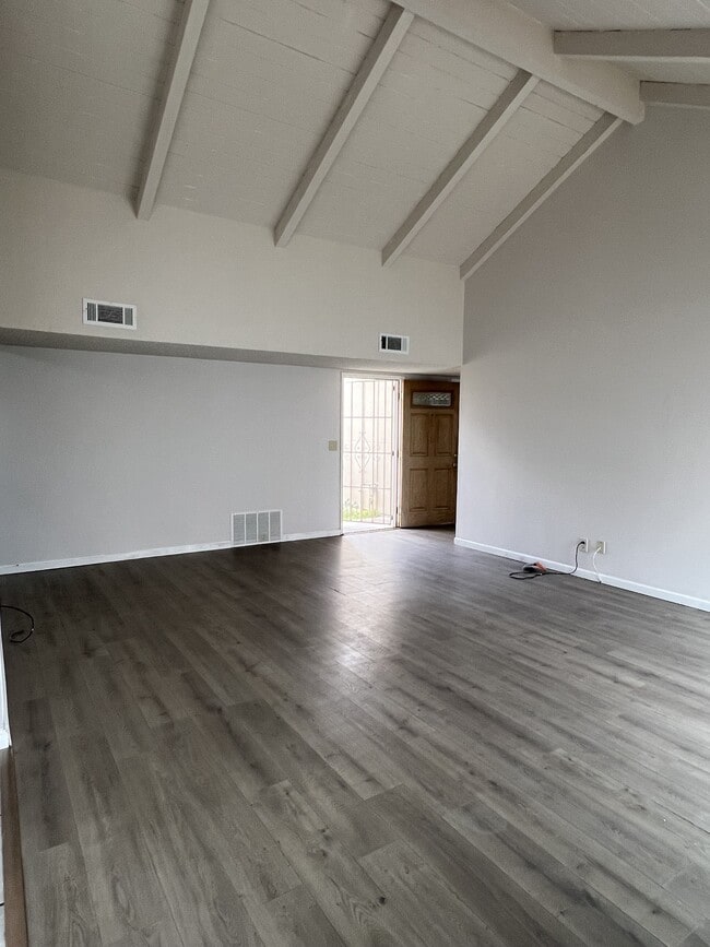 Foto del edificio - 1532 Valdez Cir