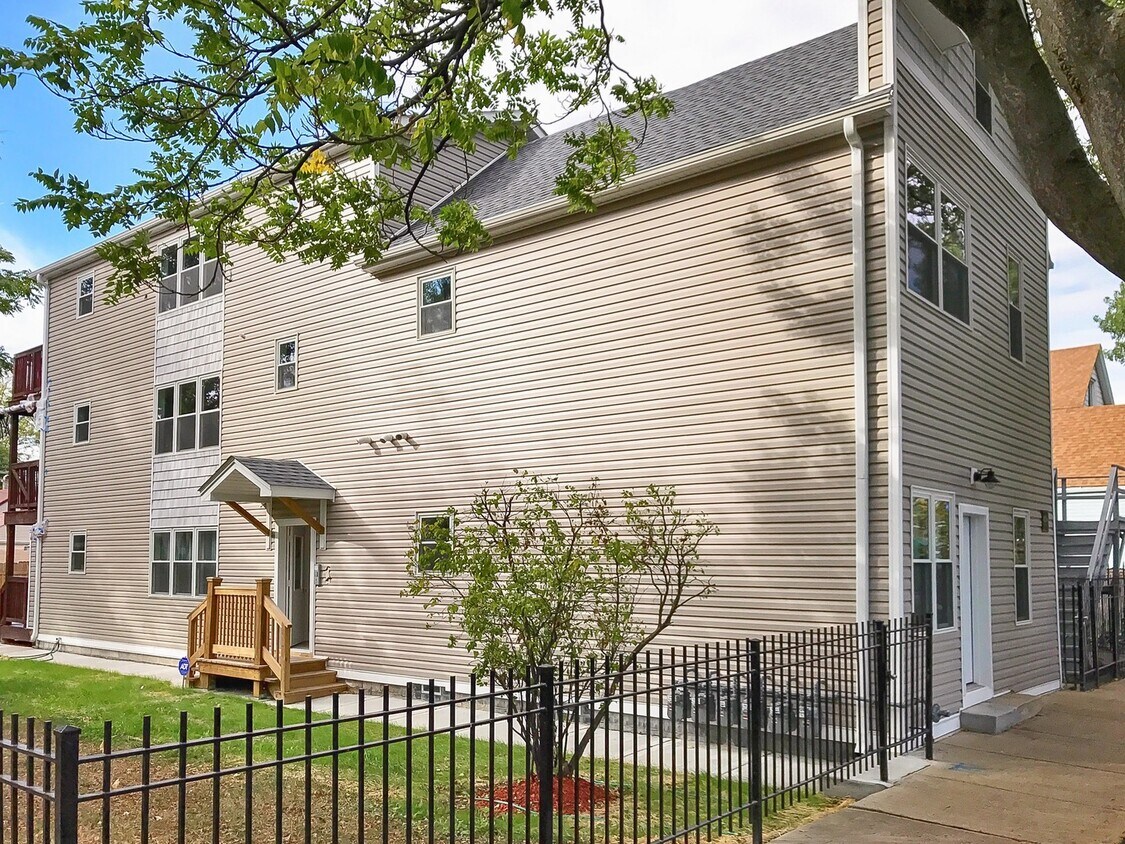 Primary Photo - 4254 S Artesian Ave