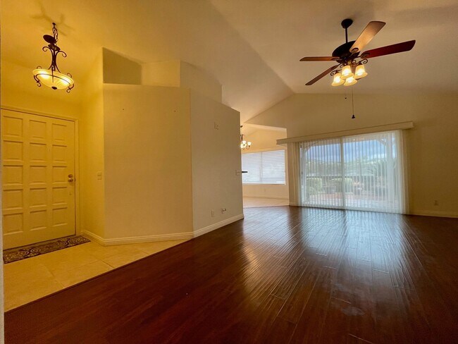 Building Photo - 2 Bedroom-2 Bathroom Single Story Home in ...