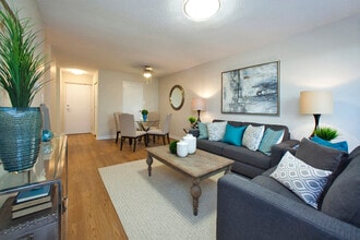 Building Photo - Dorchester Apartments