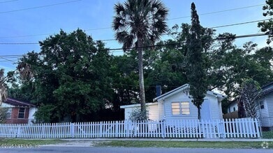 Building Photo - 846 Baker Ave