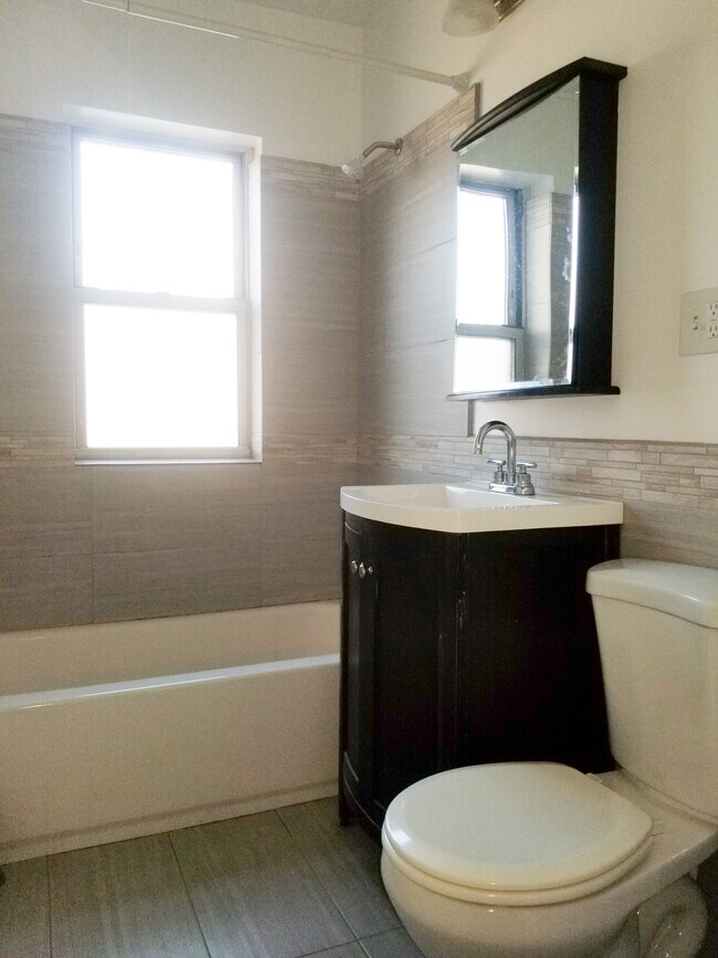 Foto del edificio - 4607 N Campbell Ave