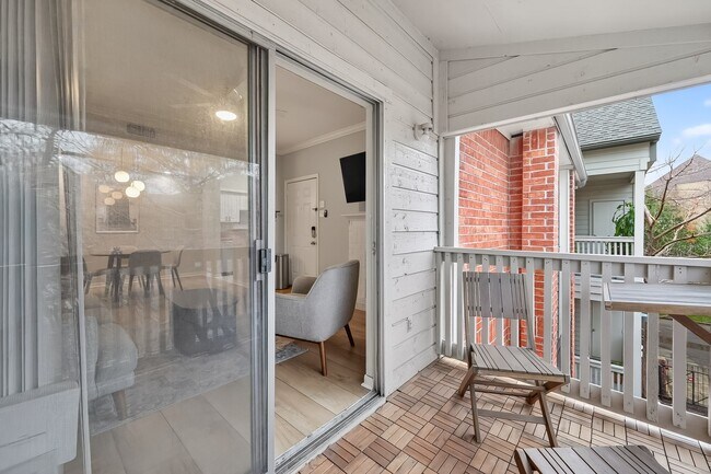 Foto del edificio - 4041 Drake St