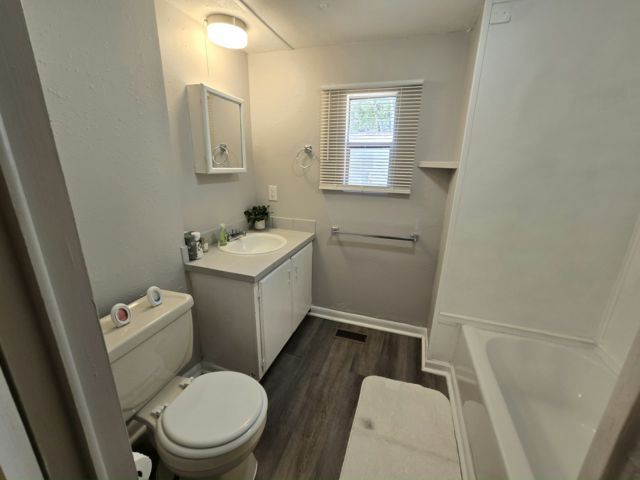 Foto del edificio - 11211 East Bay Rd