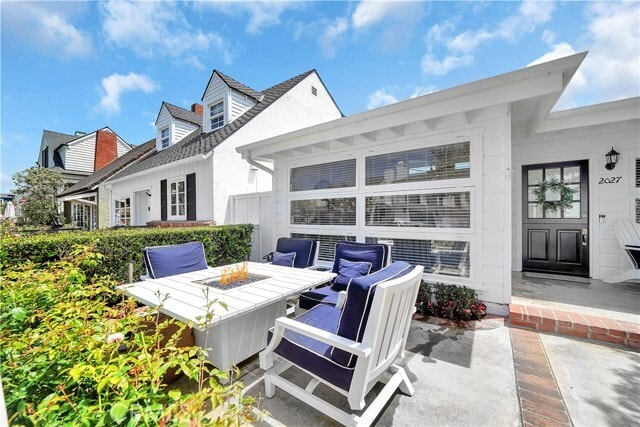 Building Photo - 2027 Miramar Dr