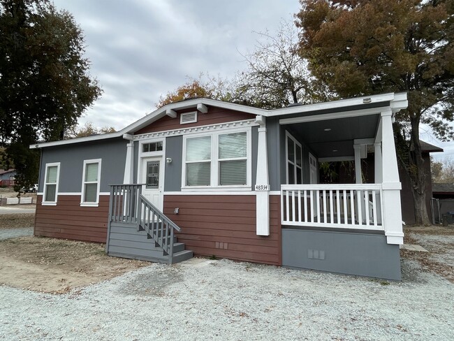 Building Photo - 48934 River Park Rd