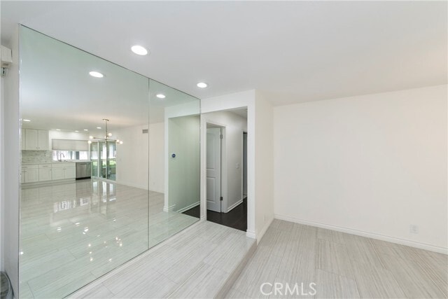 Foto del edificio - 2713 Deerpark Dr