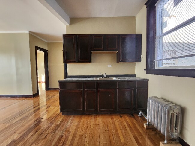 Foto del edificio - 953 N Pine Ave