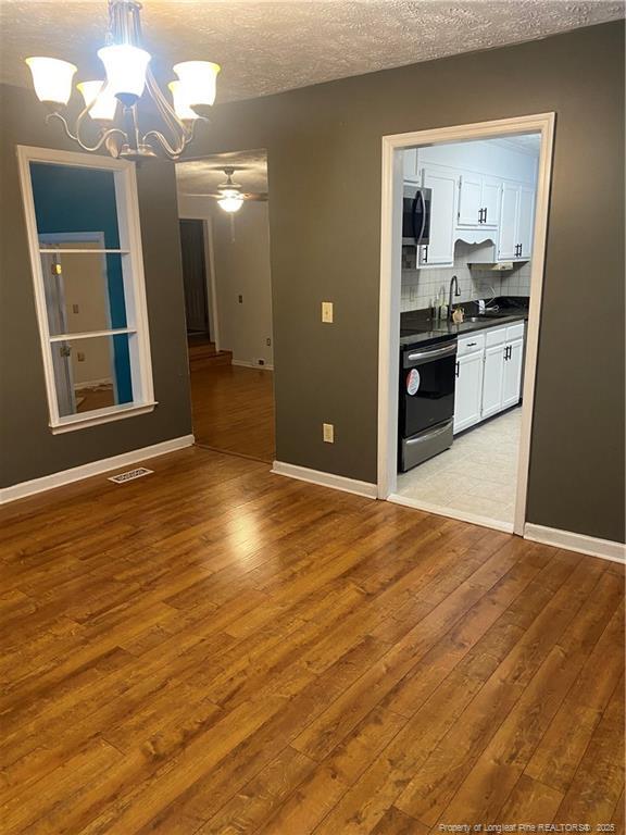 Foto del edificio - 1728 Empress Ln