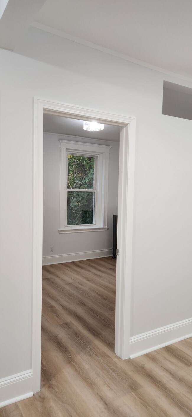 Foto del edificio - 109 Brainerd Rd