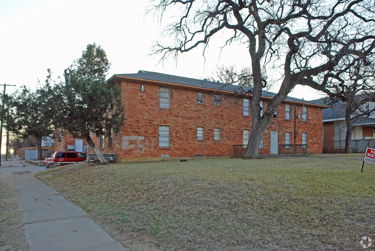 722 N Marsalis Ave - Woodrow Apartments