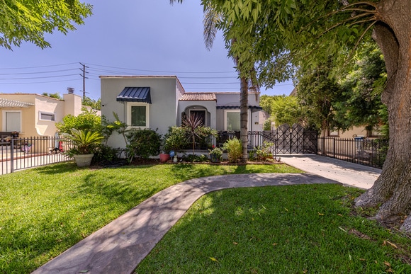Foto del edificio - 4710 Townsend Ave