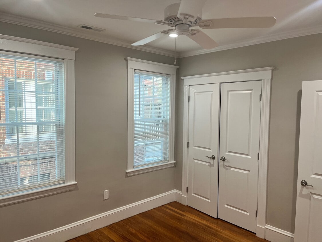 68 Rd Unit 1, Chestnut Hill, MA 02467 Condo for Rent in