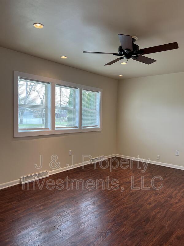 Building Photo - 274 S Beck Rd